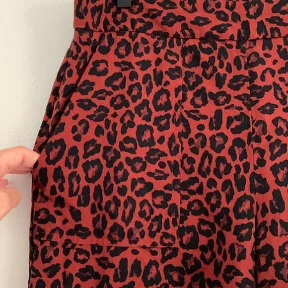 Nine West red black leopard print animal print flat front elastic shorts Large - Picture 2 of 6